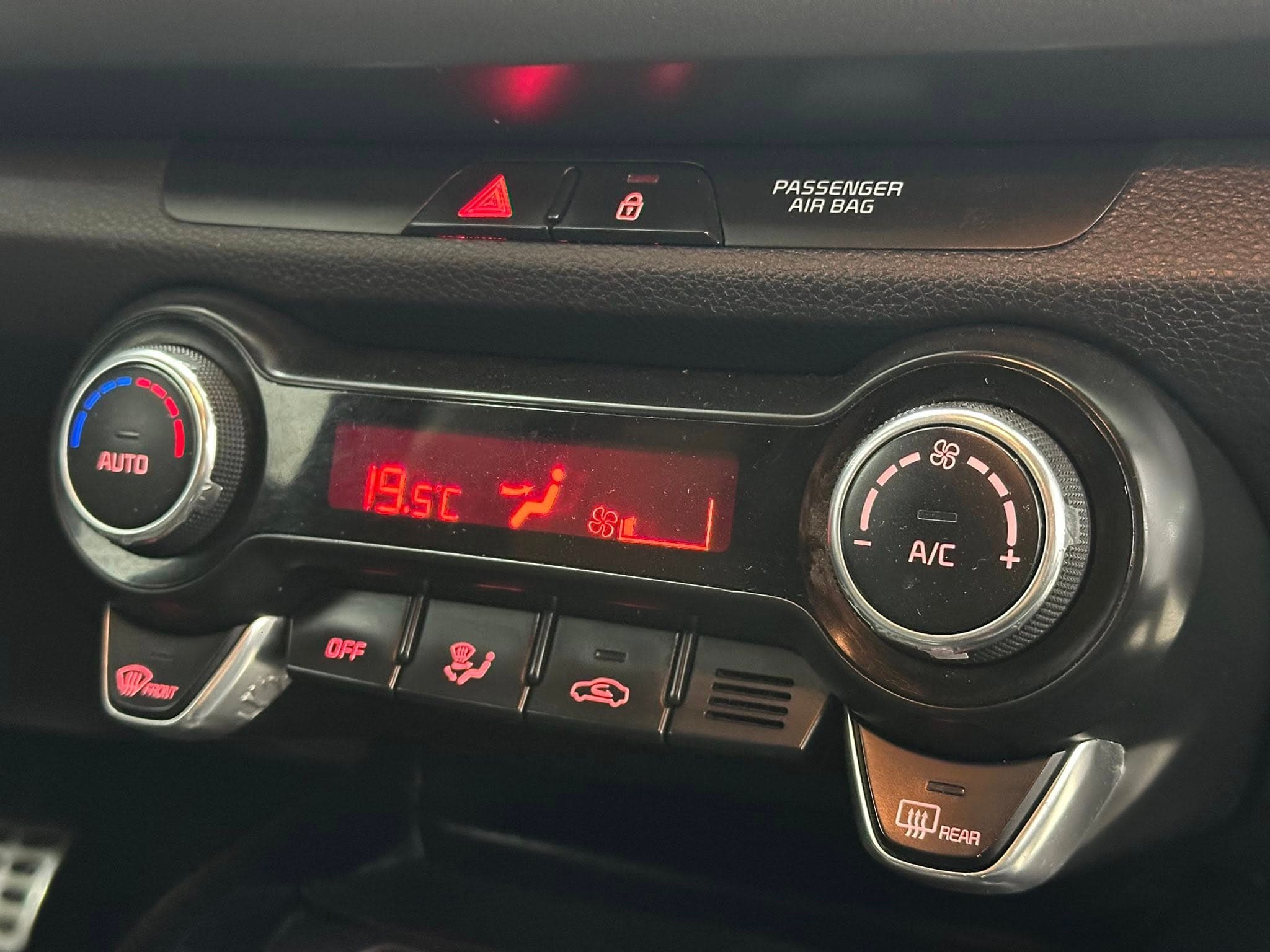 Kia rio thumbnail 11