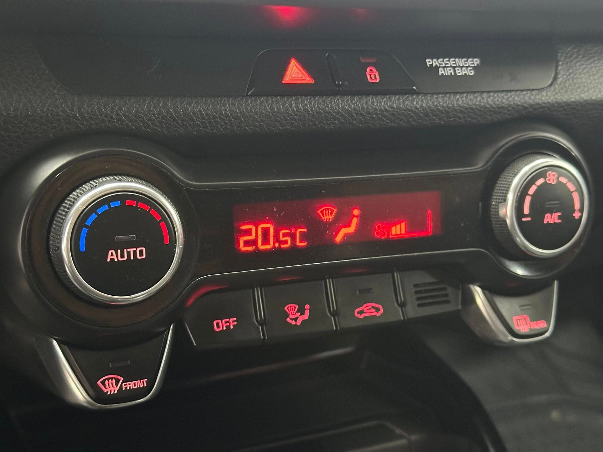 Kia rio thumbnail 10