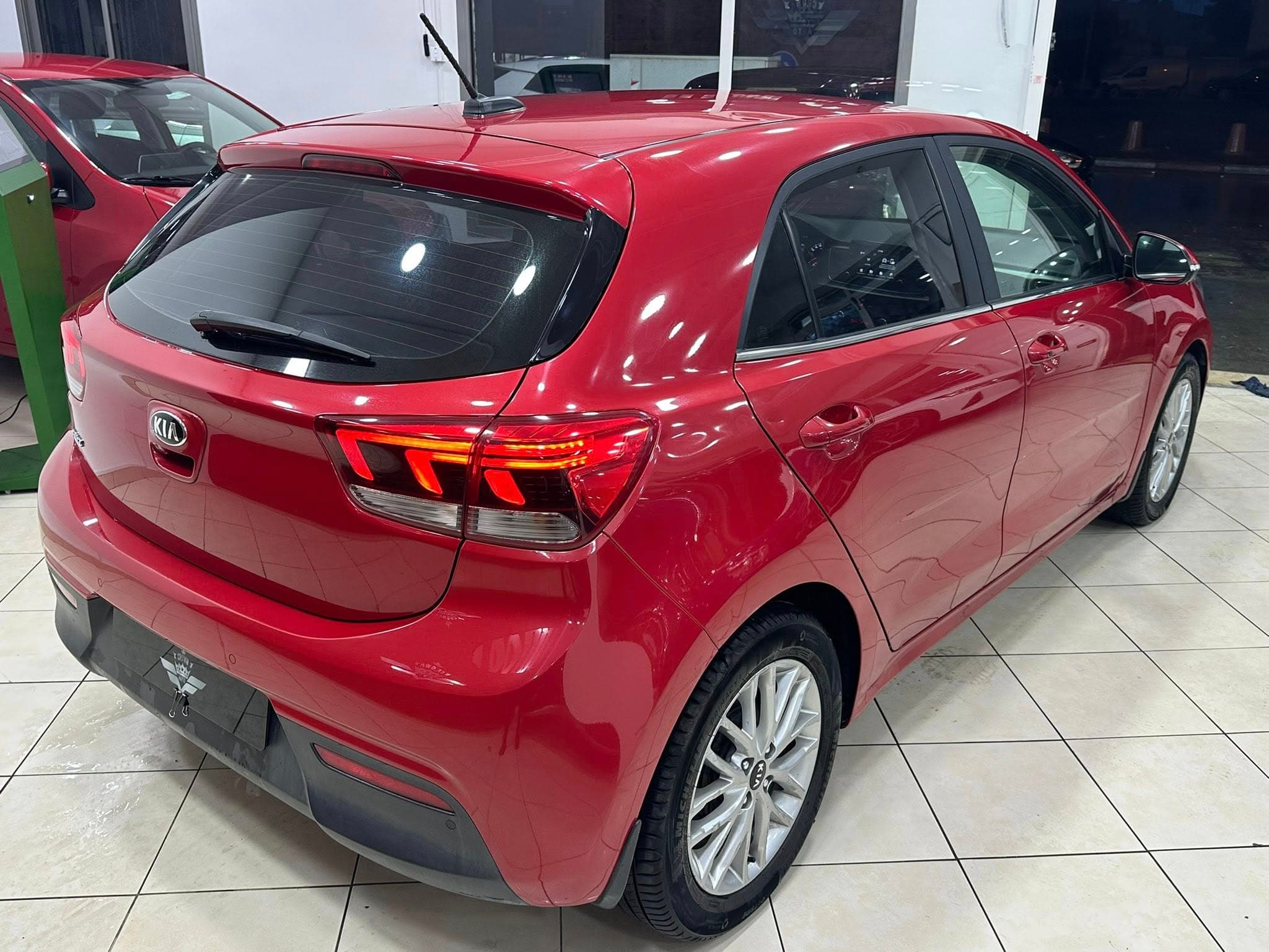 Kia rio thumbnail 11