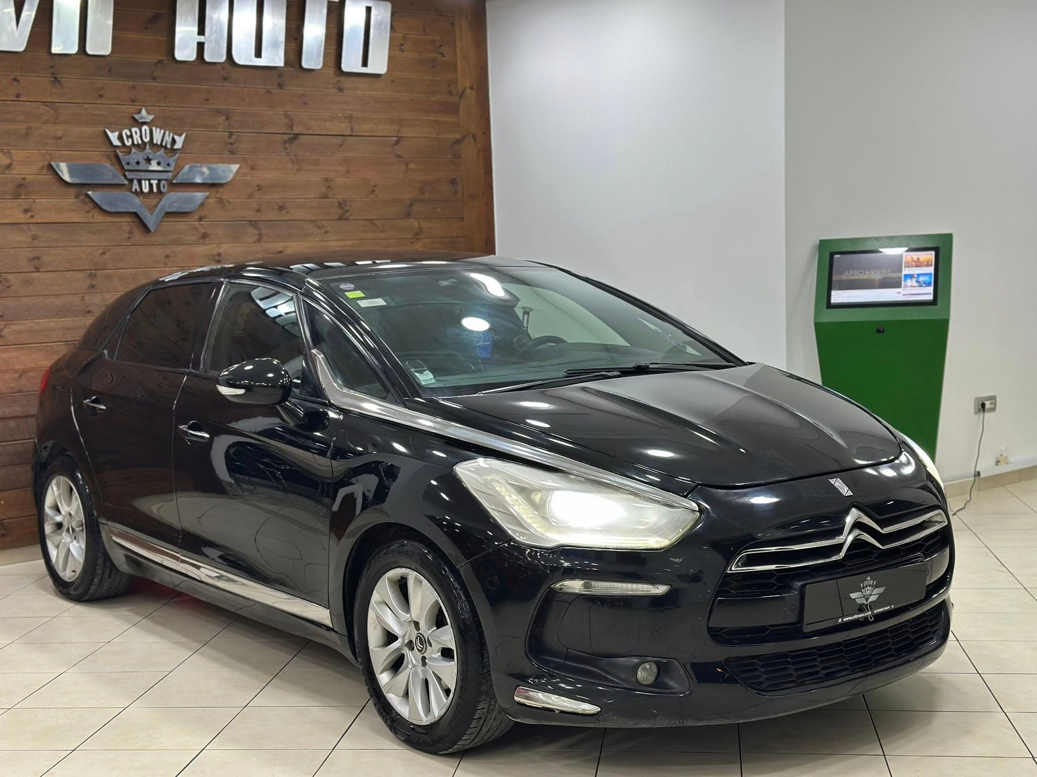 citroen DS5 E-HDI thumbnail 2