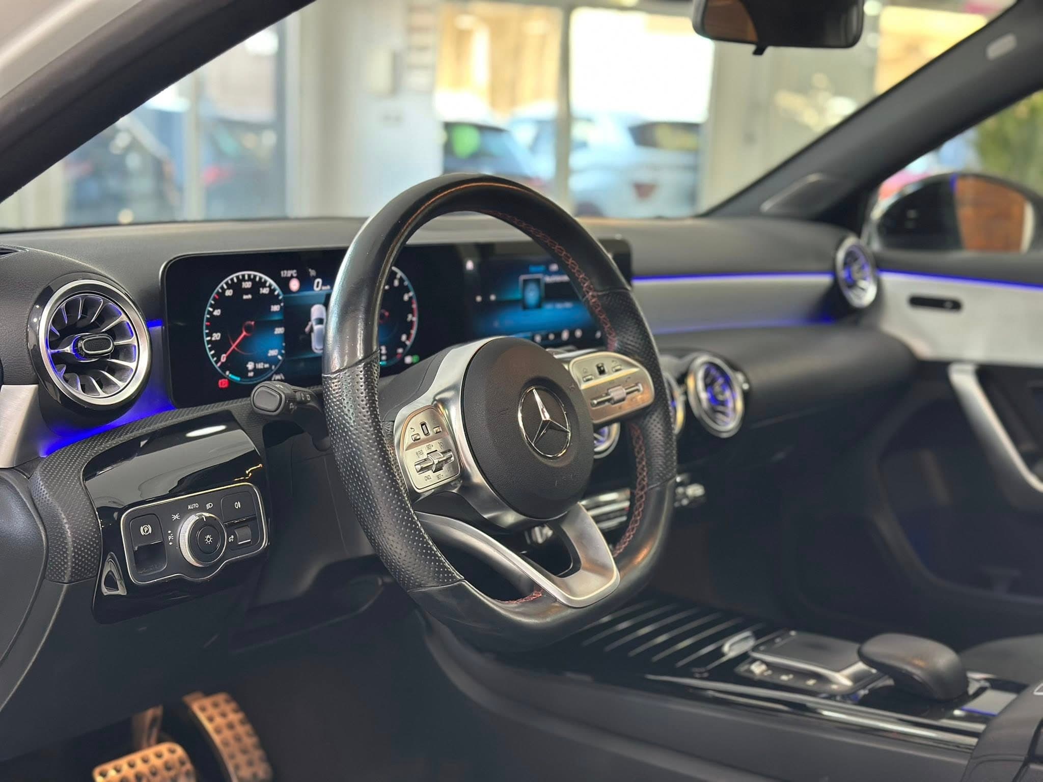 mercedes-benz A 180 kit AMG pack night  thumbnail 4