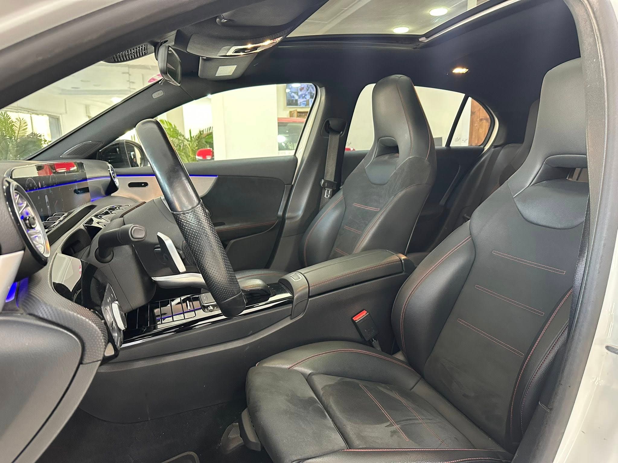 mercedes-benz A 180 kit AMG pack night  thumbnail 5