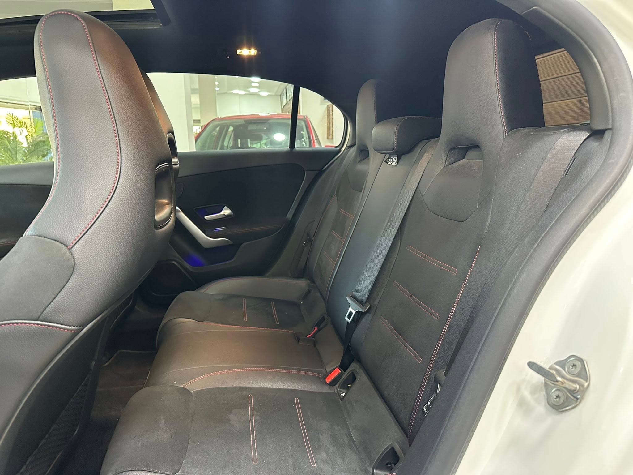 mercedes-benz A 180 kit AMG pack night  thumbnail 8