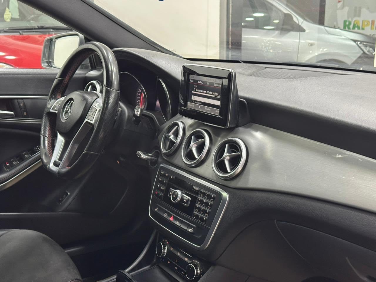 mercedes-Benz CLA 200 kit Amg  thumbnail 9