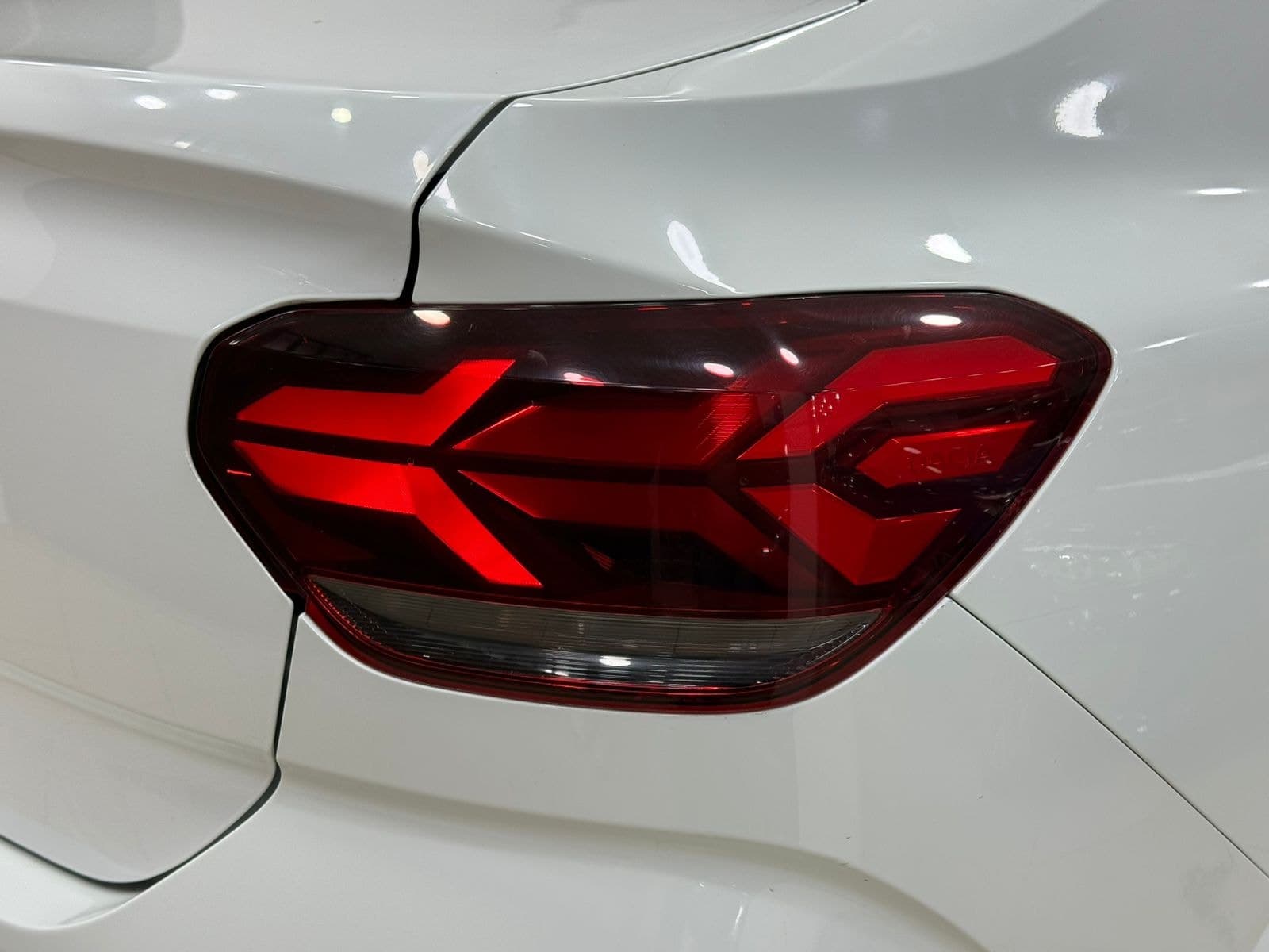 Dacia Logan thumbnail 13