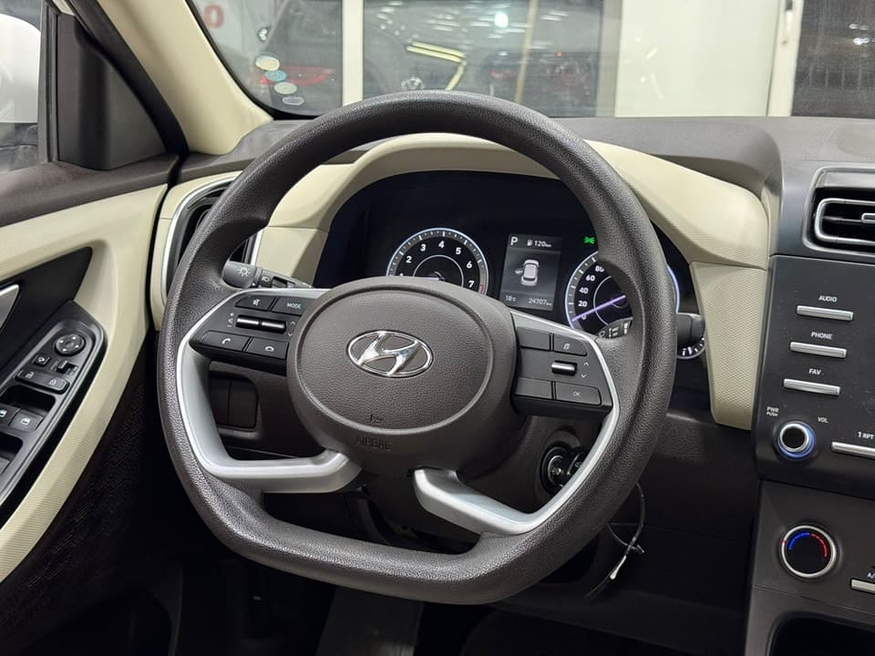 hyundai CRETA   thumbnail 7