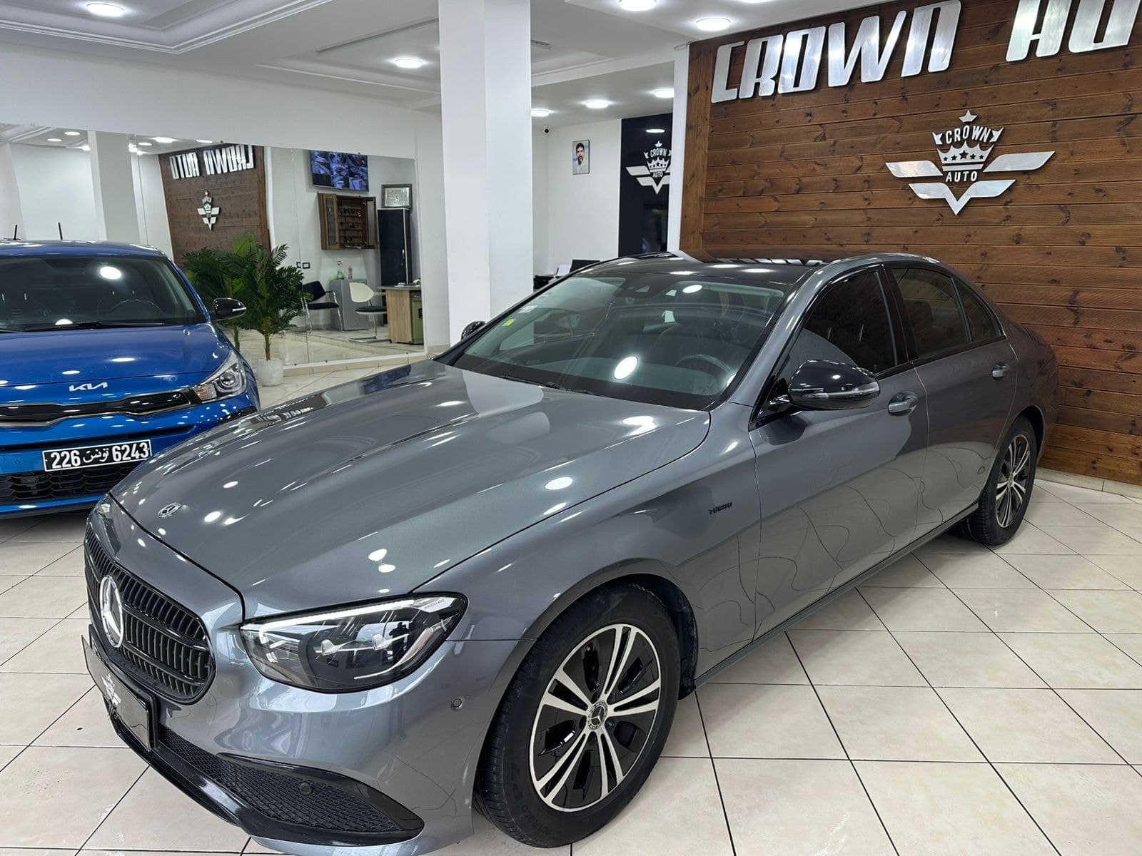 mercedes E200 D thumbnail 5