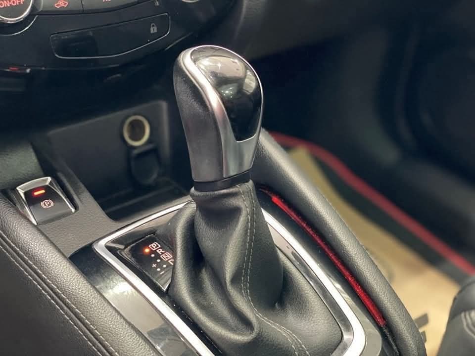 Nissan Qashqai Tekna  thumbnail 7