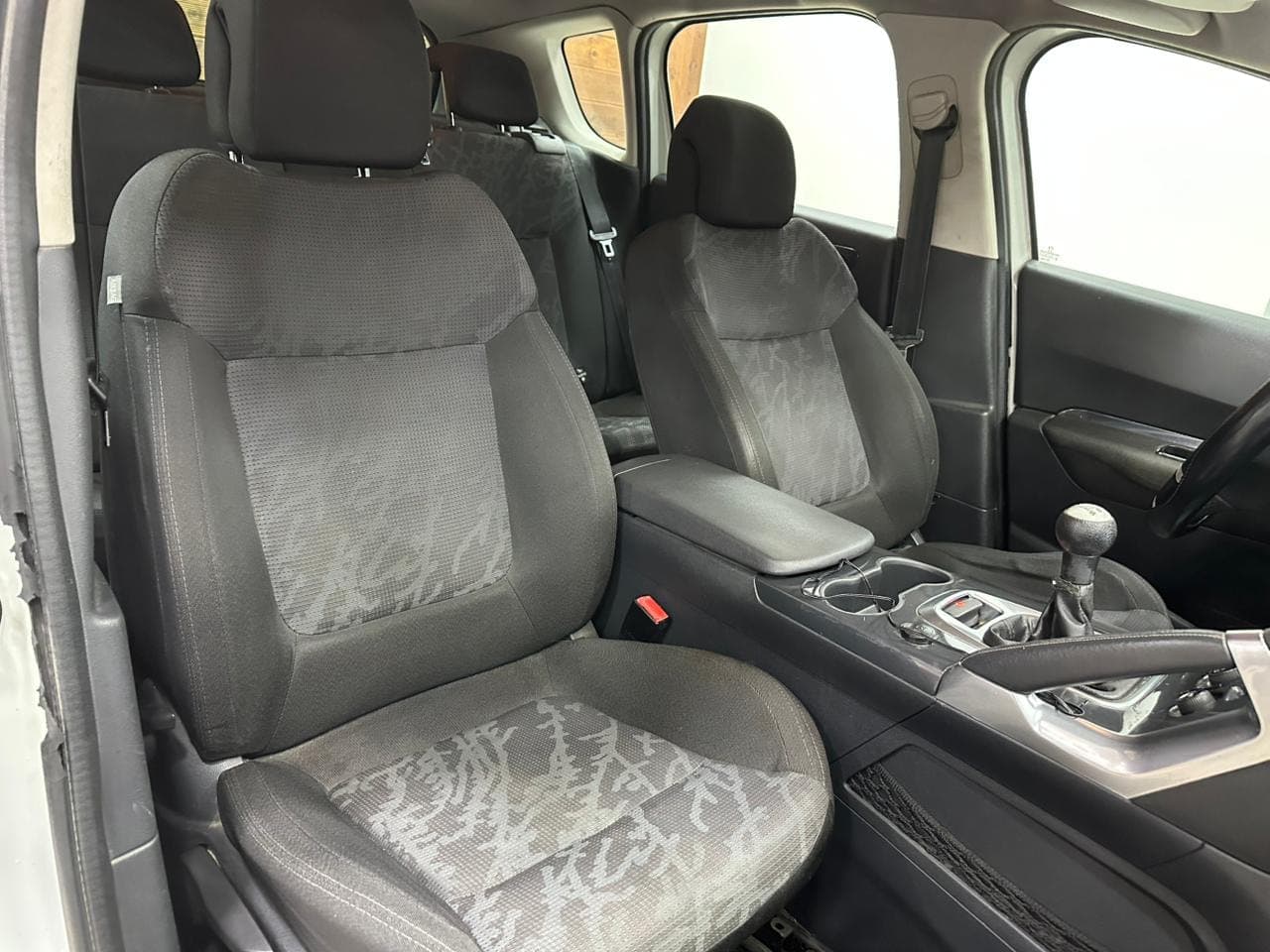 peugeot 3008 thumbnail 8