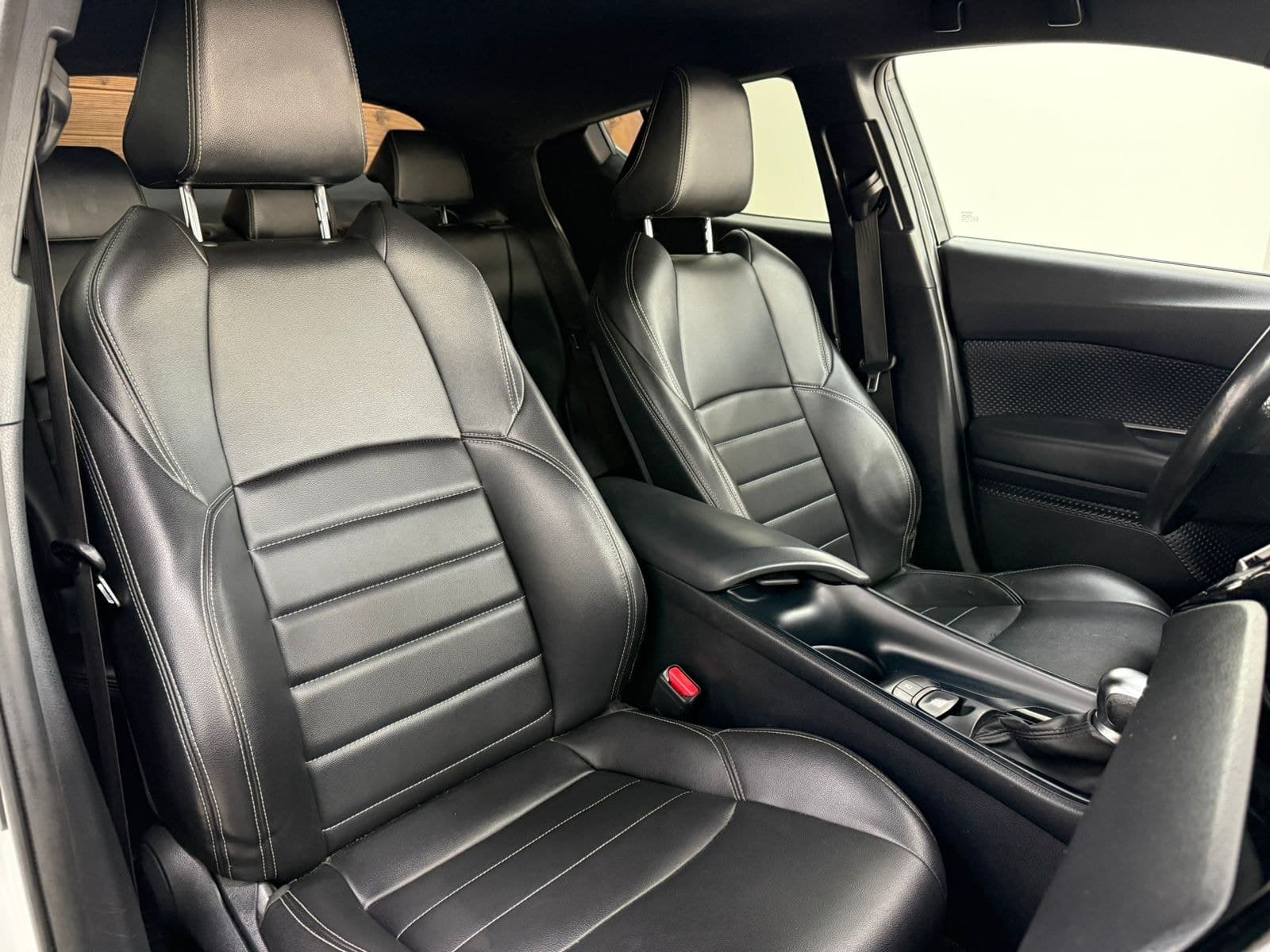 toyota CHR thumbnail 11