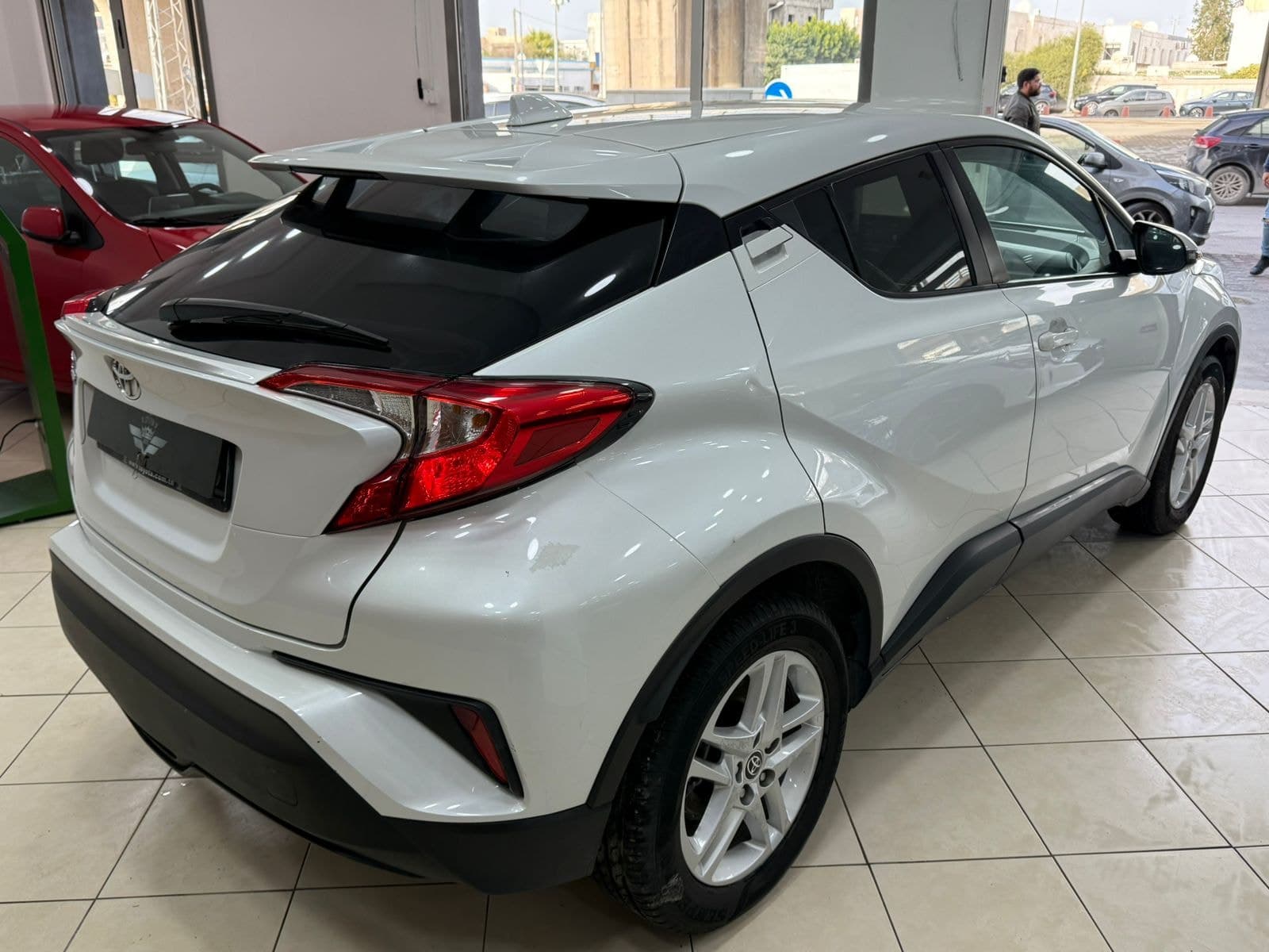 toyota CHR thumbnail 13