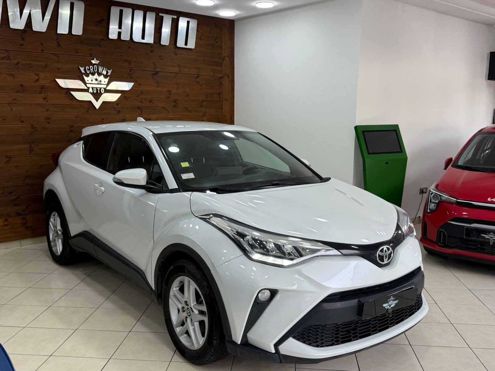 toyota CHR thumbnail 2