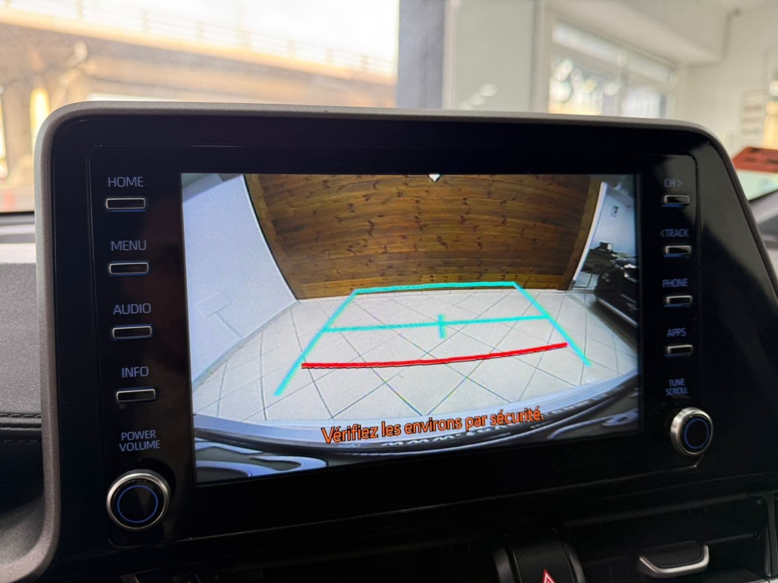 toyota CHR thumbnail 9