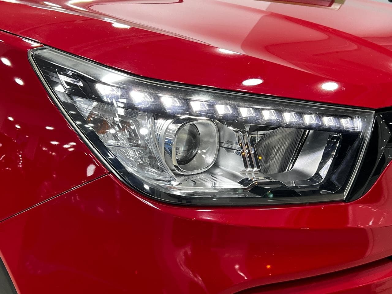  Ssang Yong Tivoli thumbnail 5