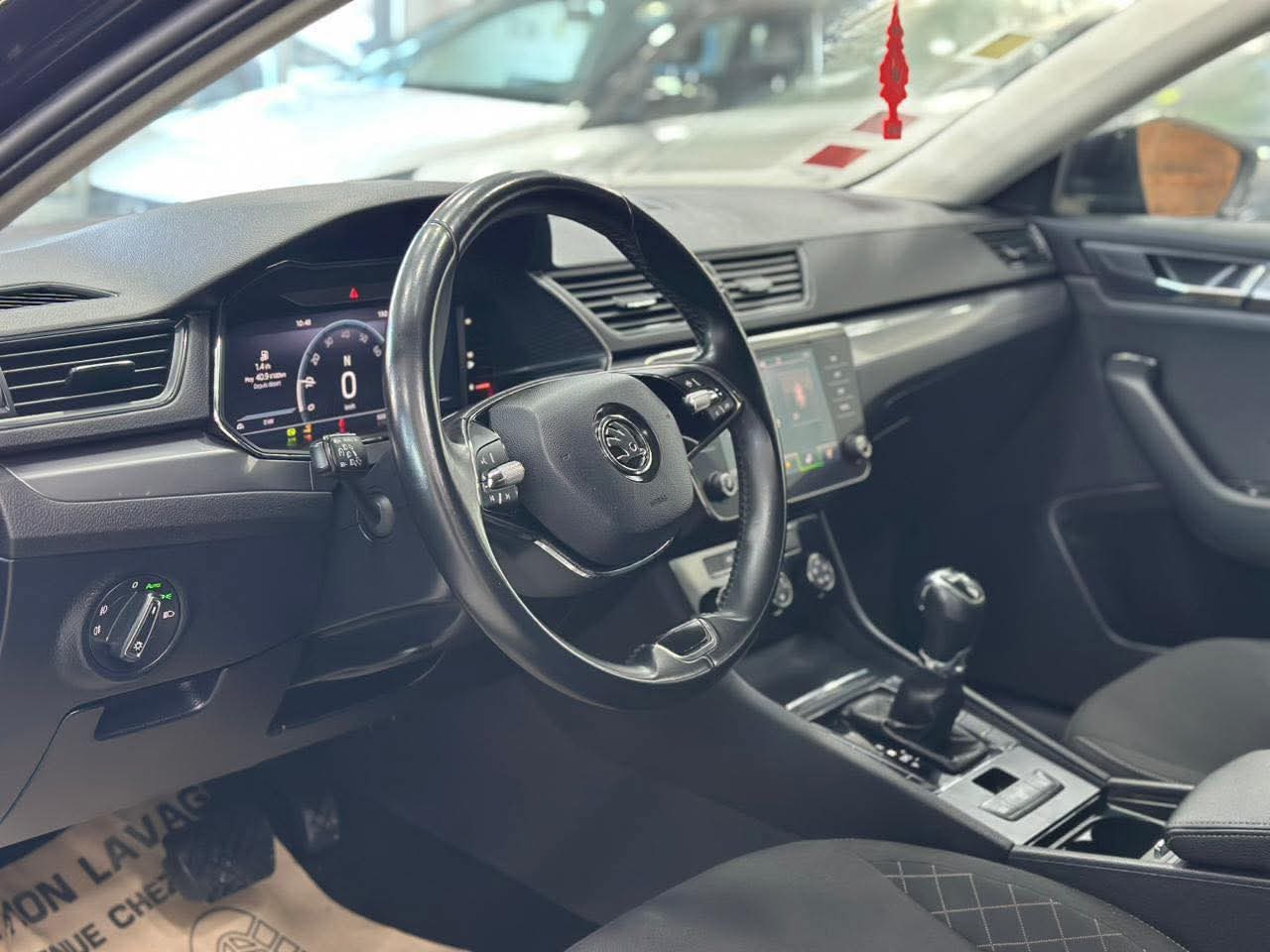 Scoda superb thumbnail 4