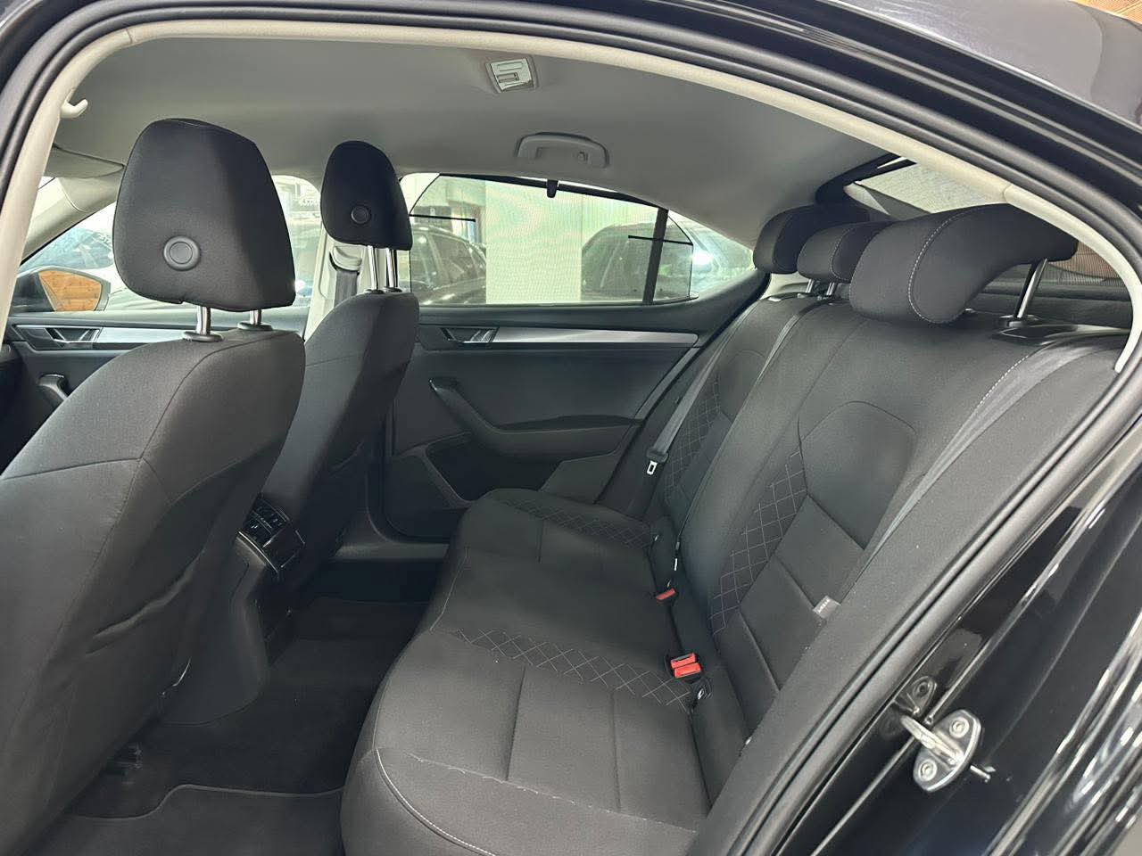 Scoda superb thumbnail 8